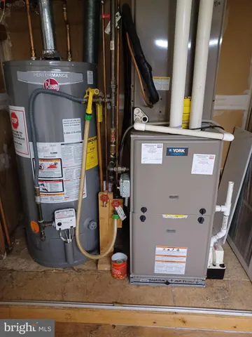 $318,000 | 54 Knollwood Drive, Woodbury, NJ 08096