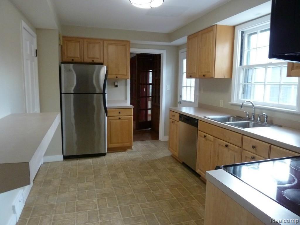165 North Adams Road Birmingham, MI 48009 - Photo 9 of 24 Adams Road 034.jpg