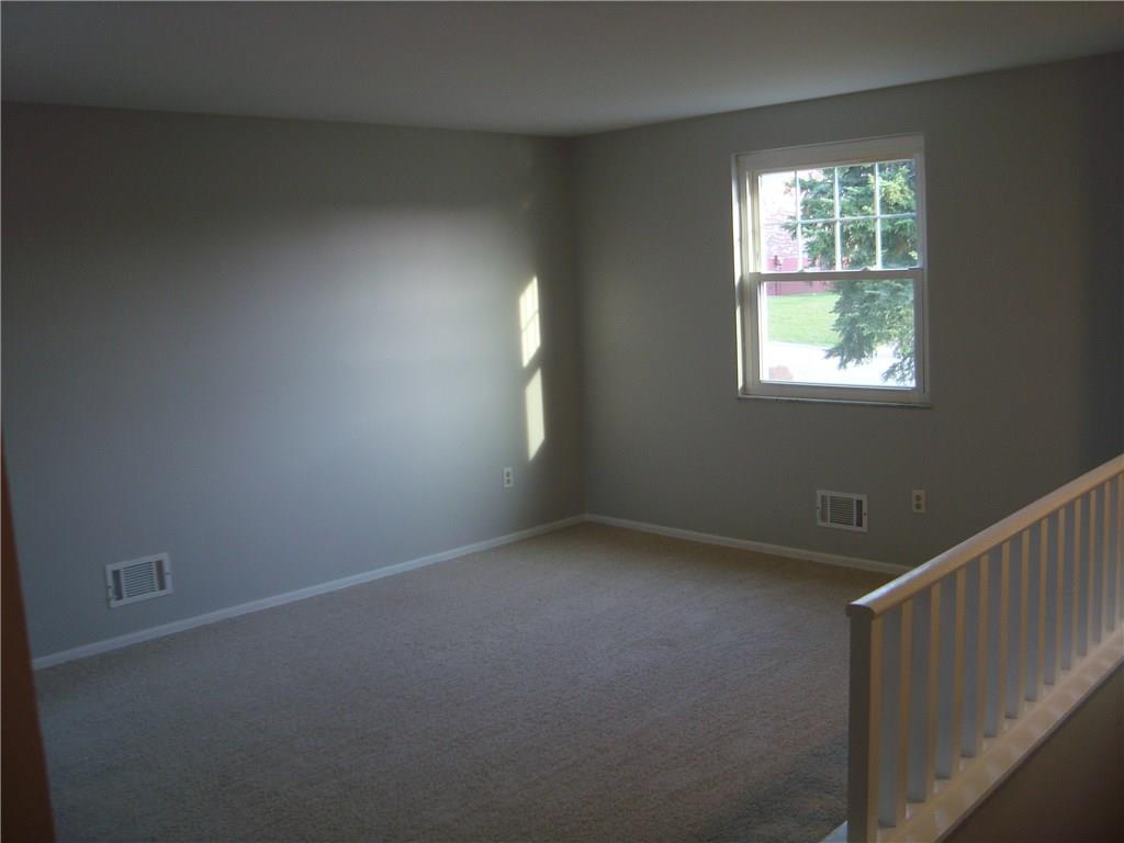 4029 Firethorn Drive McKees Rocks, PA 15136 - Photo 7 of 15 living room