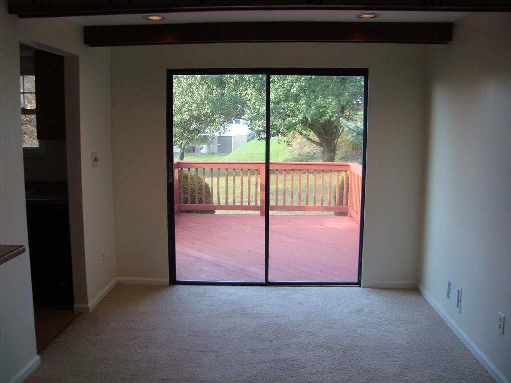 4029 Firethorn Drive McKees Rocks, PA 15136 - Photo 8 of 15 dining room