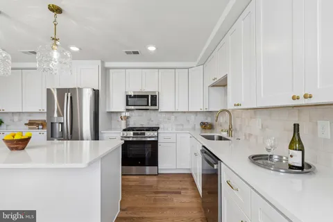 $725,000 | 232 East 6th Avenue, Conshohocken, PA 19428