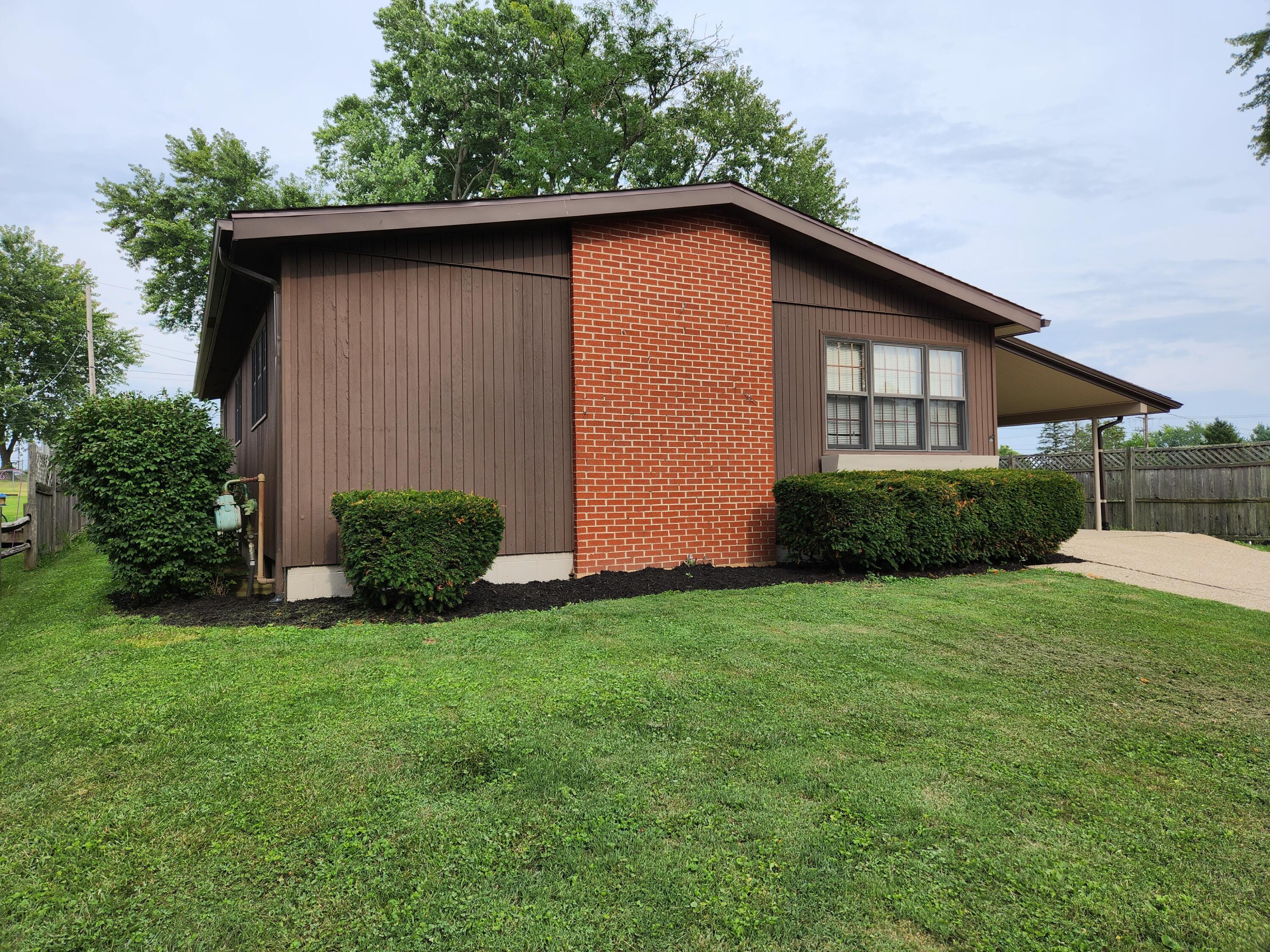 323 Devon Road Chillicothe, OH 45601 - Photo 2 of 13 20230809_173415 (2)