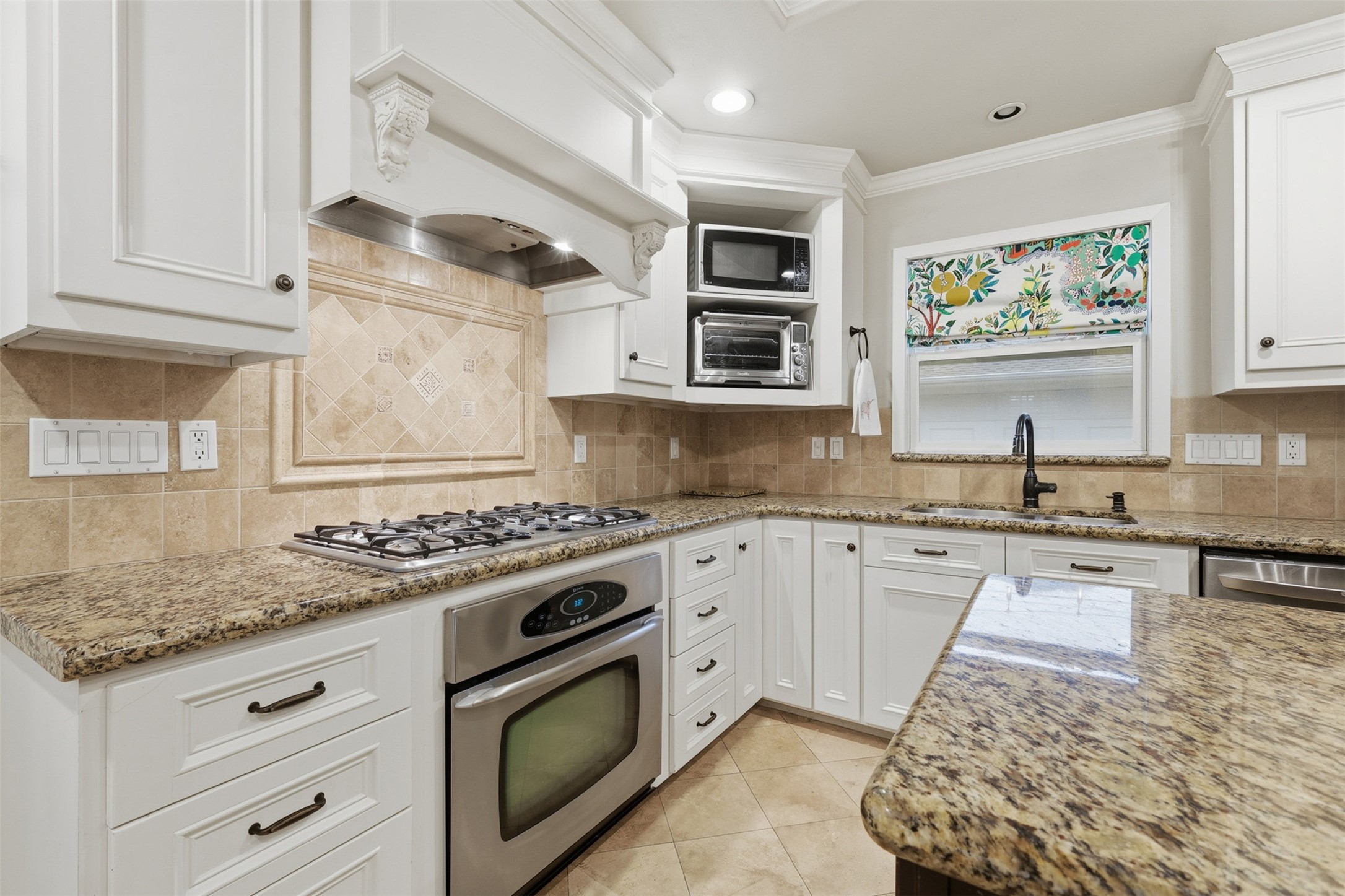 6236 Locke Lane Houston, TX 77057 - Photo 7 of 35