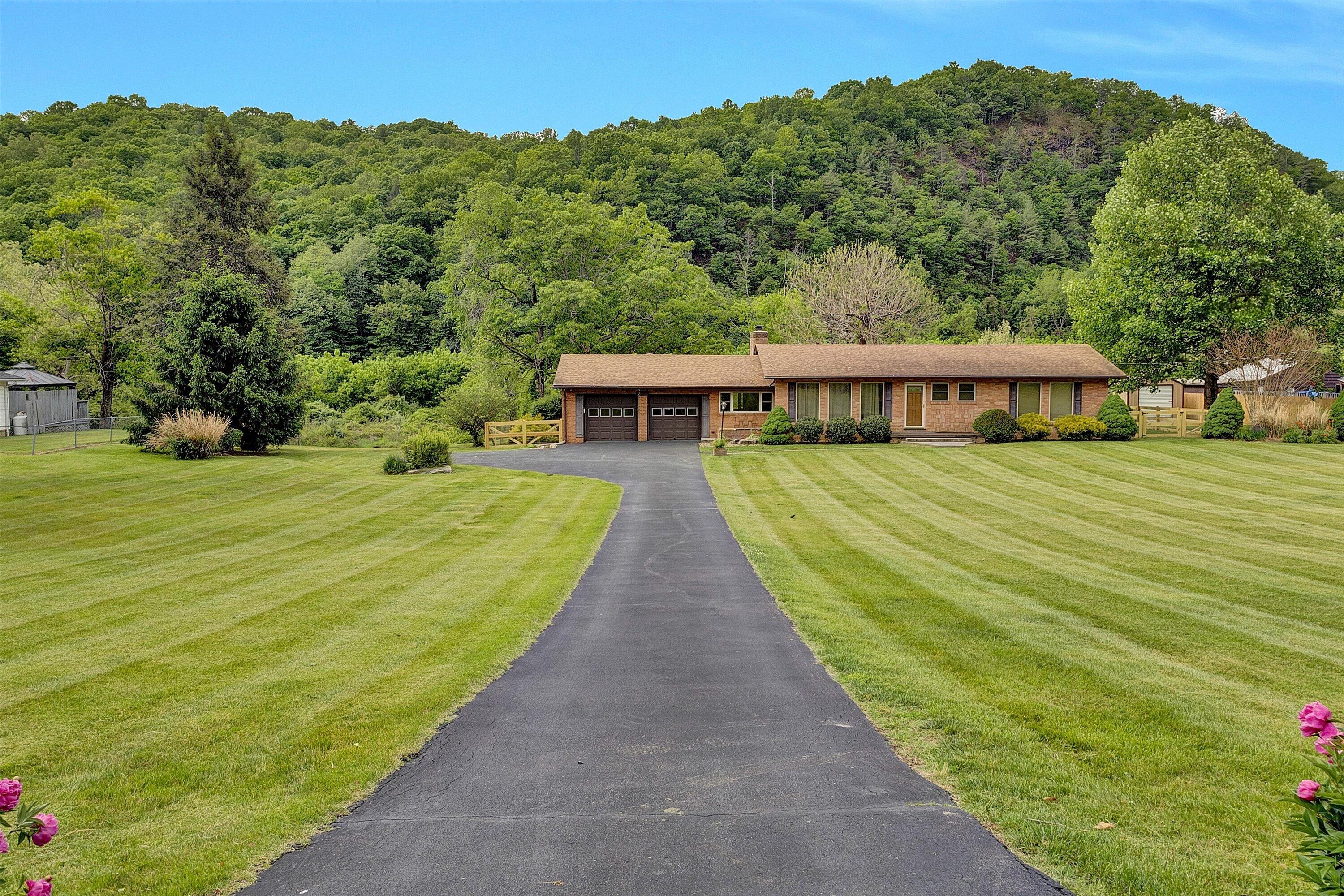 2015 Evergreen Road Covington, VA 24426 - Photo 43 of 46 a view of a house with a yard