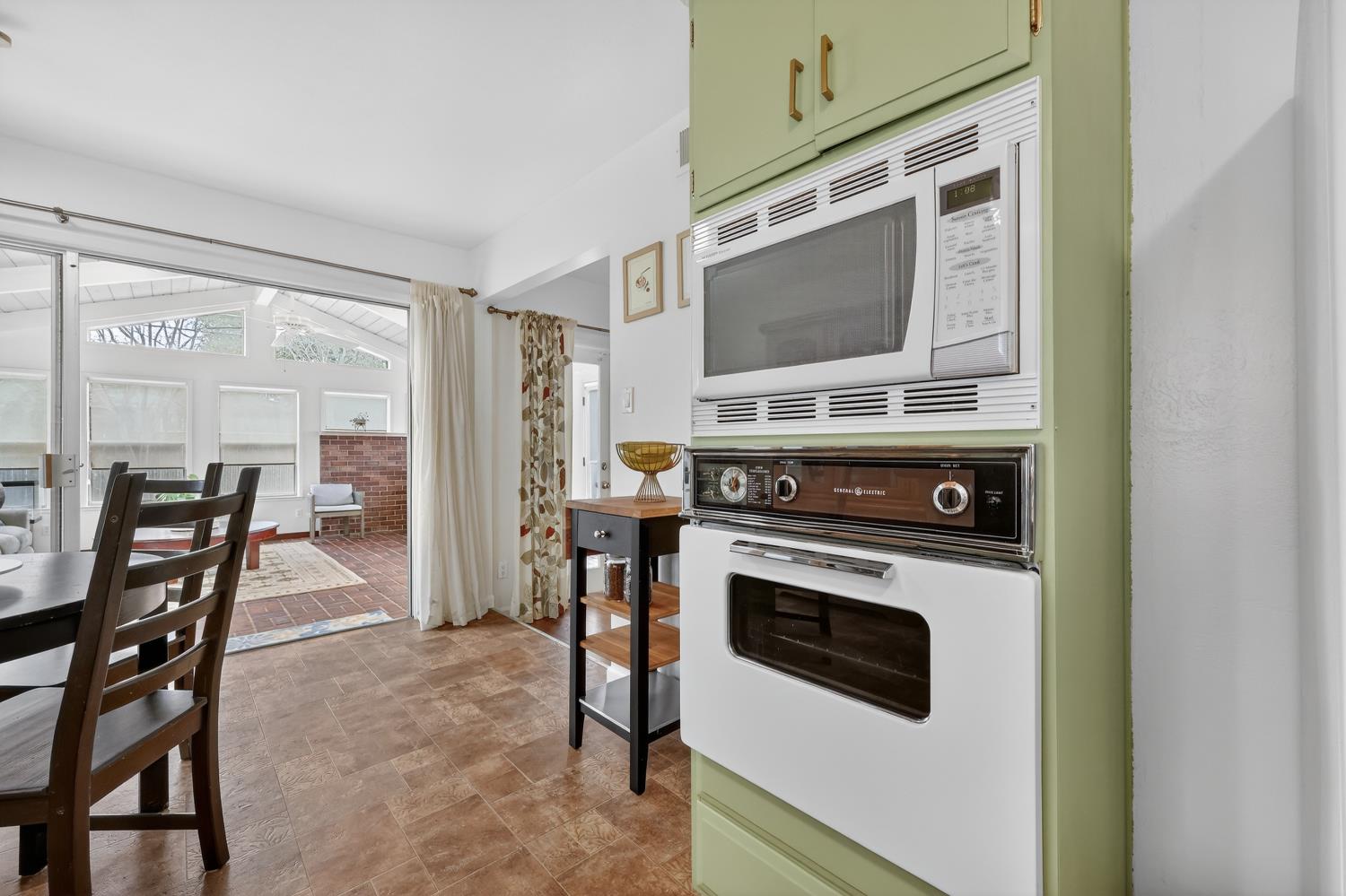 6430 Rexford Way Carmichael, CA 95608 - Photo 13 of 46