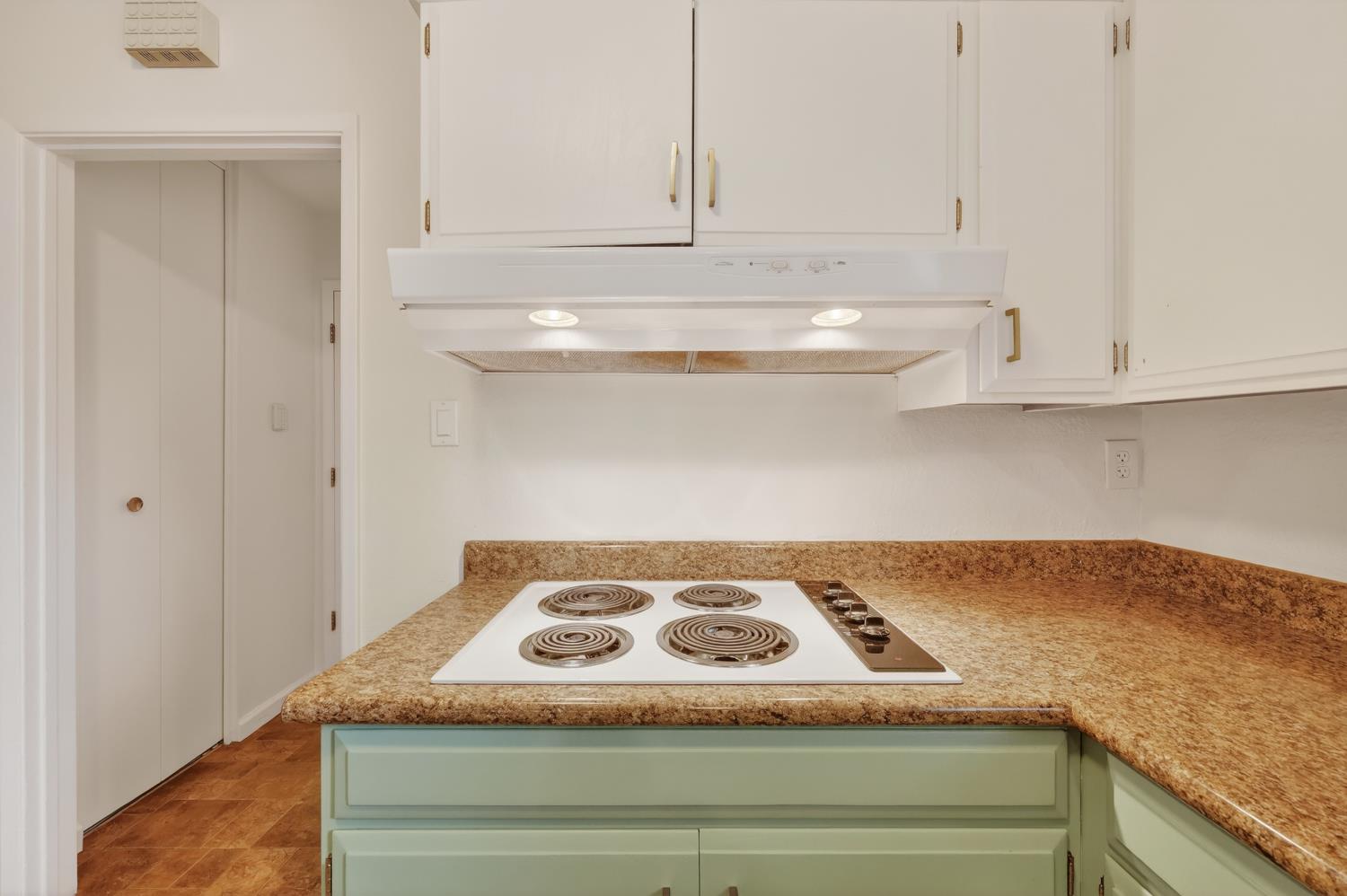 6430 Rexford Way Carmichael, CA 95608 - Photo 14 of 46