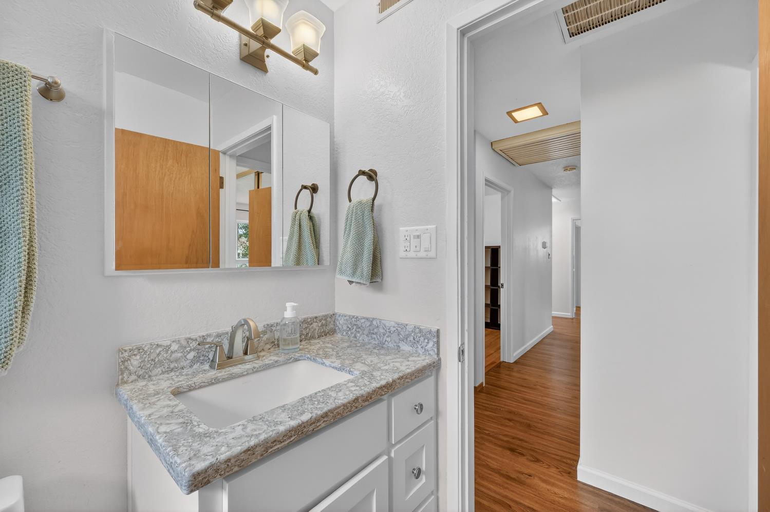 6430 Rexford Way Carmichael, CA 95608 - Photo 27 of 46