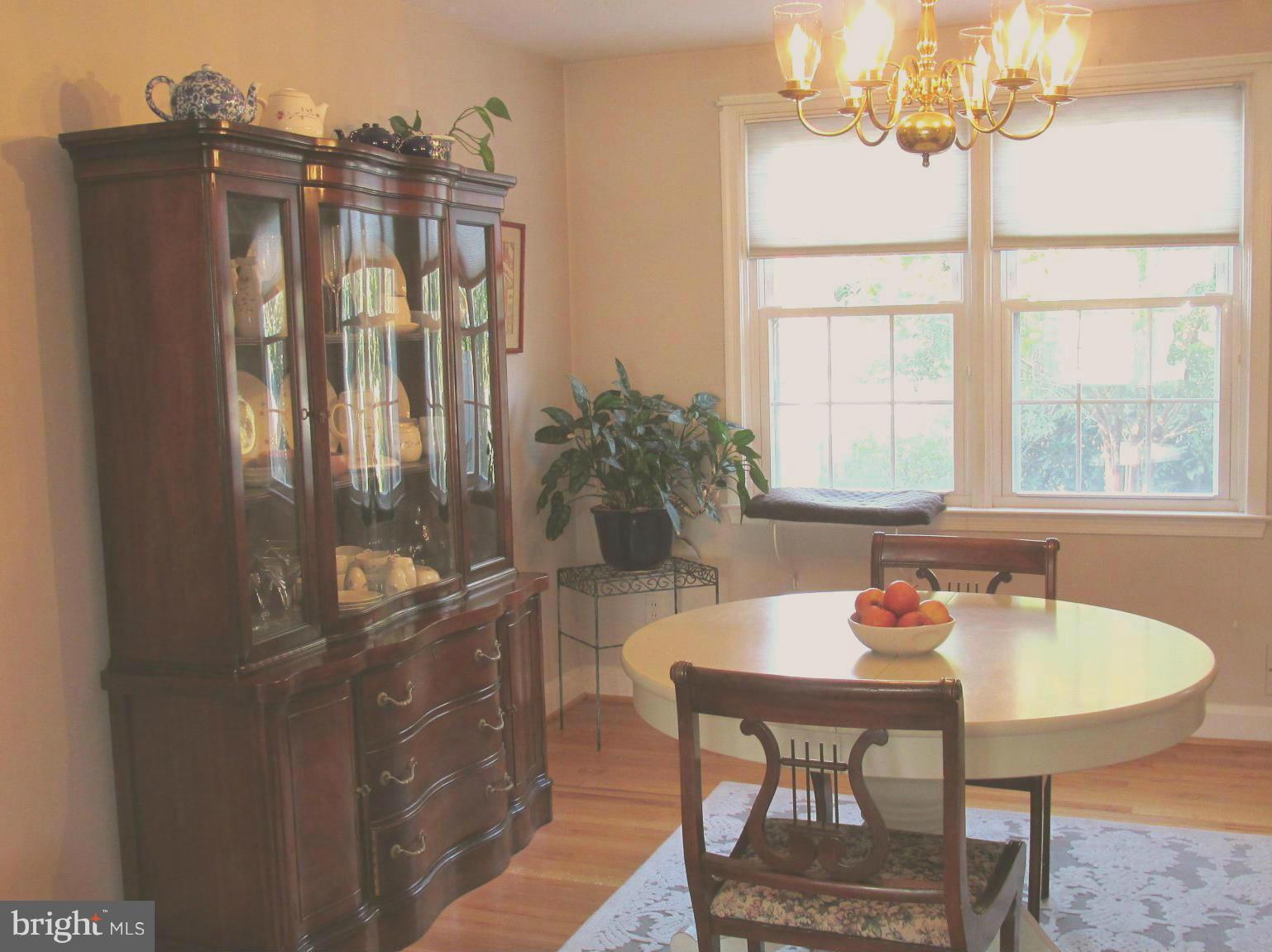 1512 Doxbury Road Baltimore, MD 21286 - Photo 7 of 24 a dining room with furniture and window