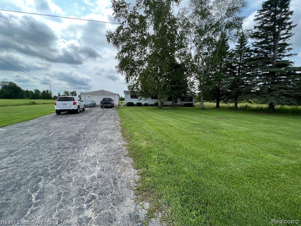 5690 Harrington Road Croswell, MI 48422 - Photo 3 of 24