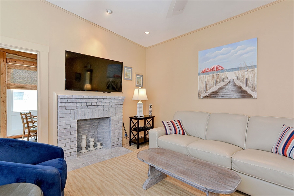 16 Warwick Road, Unit WINTER Gloucester, MA 01930 - Photo 10 of 25
