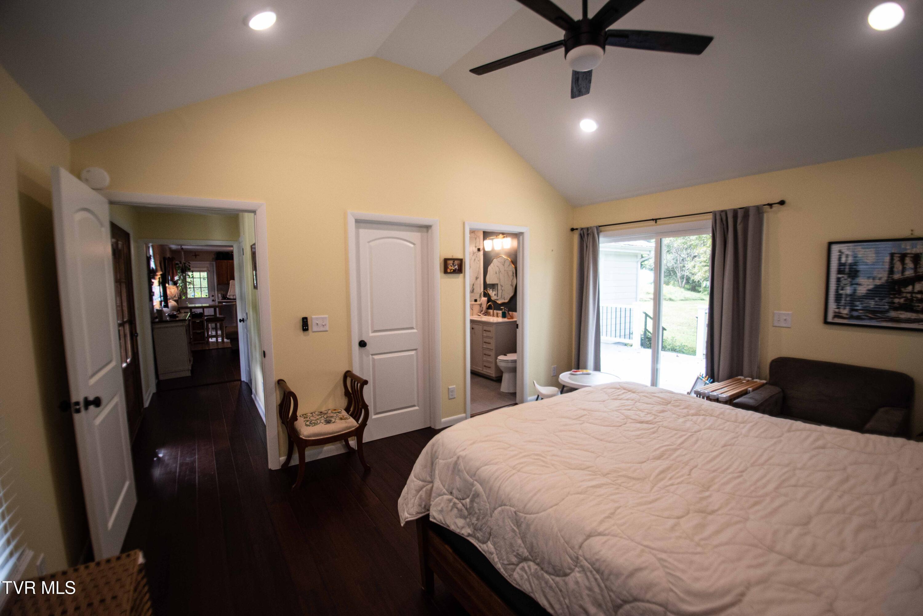 869 Cooks Valley Road Kingsport, TN 37664 - Photo 11 of 36 869 Cooks Valley Rd-26