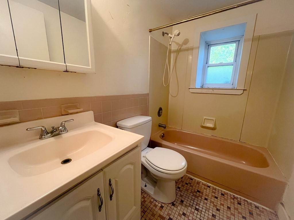 20 Erick Road, Unit 33 Mansfield, MA 02048 - Photo 11 of 12 Gallery Image 11