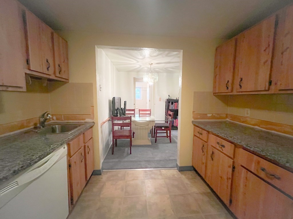 20 Erick Road, Unit 33 Mansfield, MA 02048 - Photo 9 of 12 Gallery Image 9
