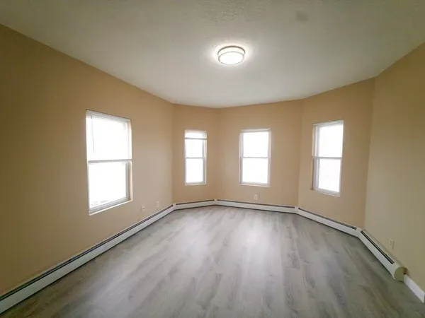 $1,750 | 25 Oakland Avenue, Unit 3F, Everett, MA 02149