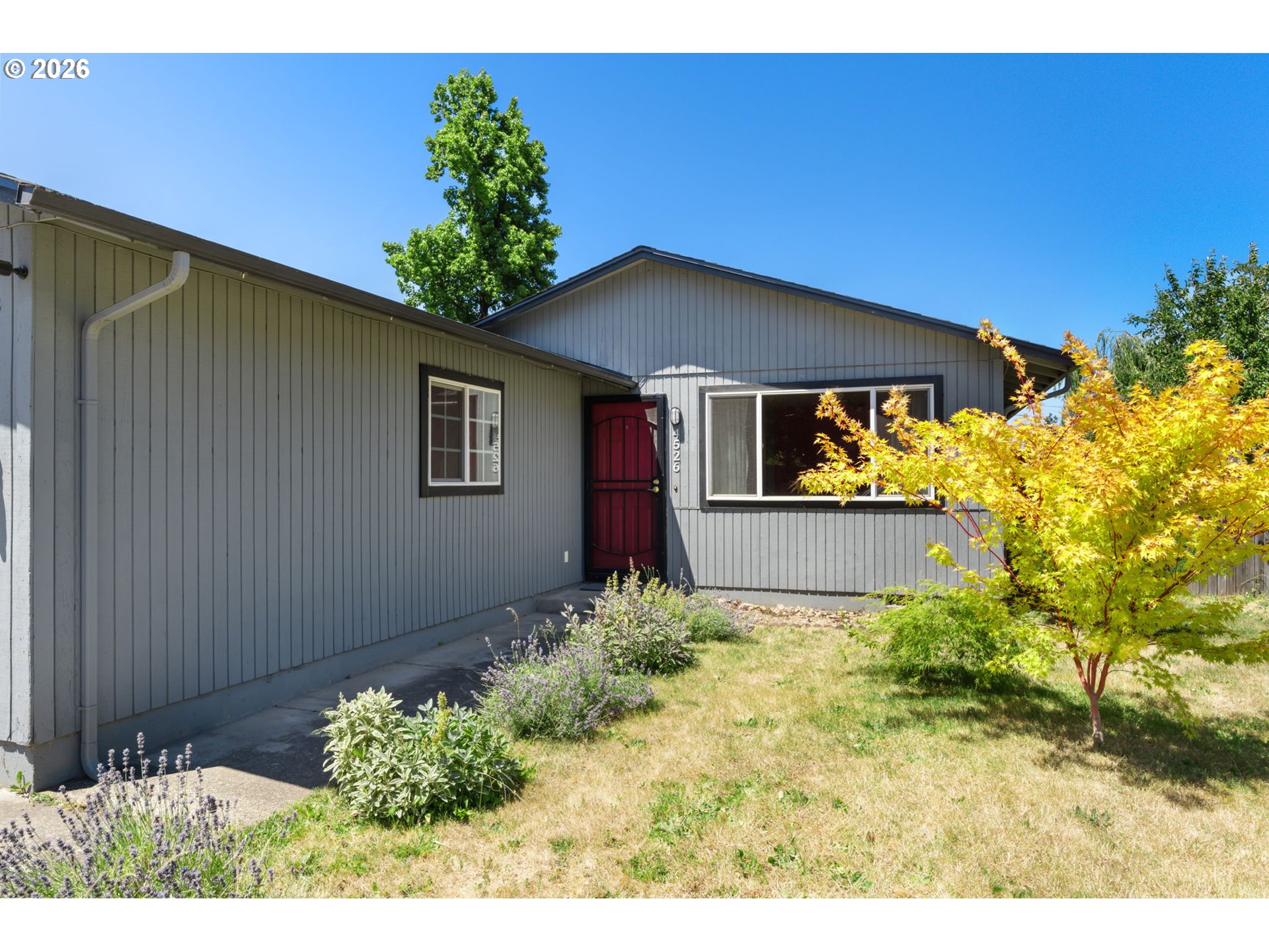 4526 Daisy Street Springfield, OR 97478 - Photo 4 of 35