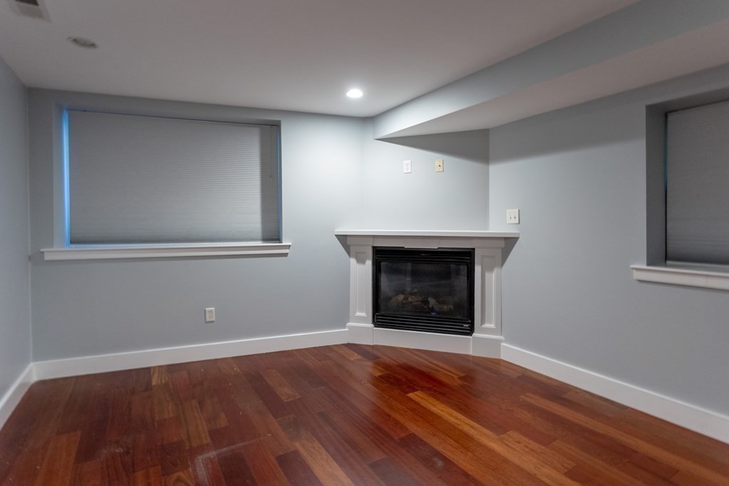 109 D Street, Unit 1 Boston, MA 02127 - Photo 14 of 20