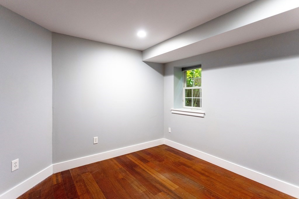 109 D Street, Unit 1 Boston, MA 02127 - Photo 16 of 20