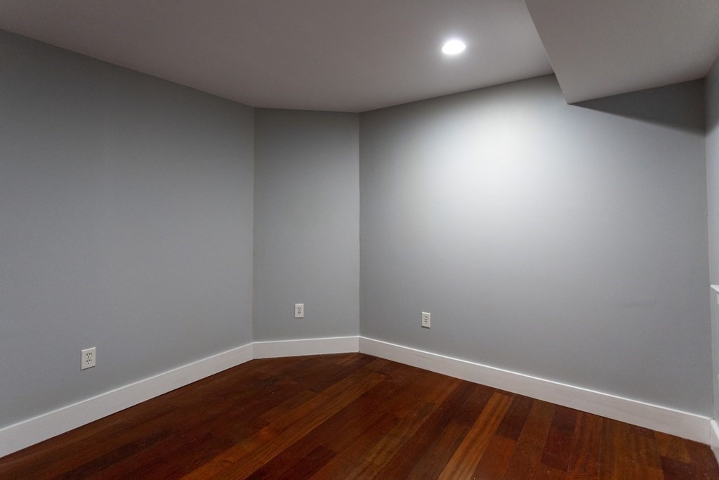 109 D Street, Unit 1 Boston, MA 02127 - Photo 17 of 20