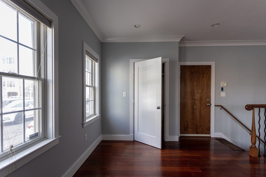 109 D Street, Unit 1 Boston, MA 02127 - Photo 4 of 20