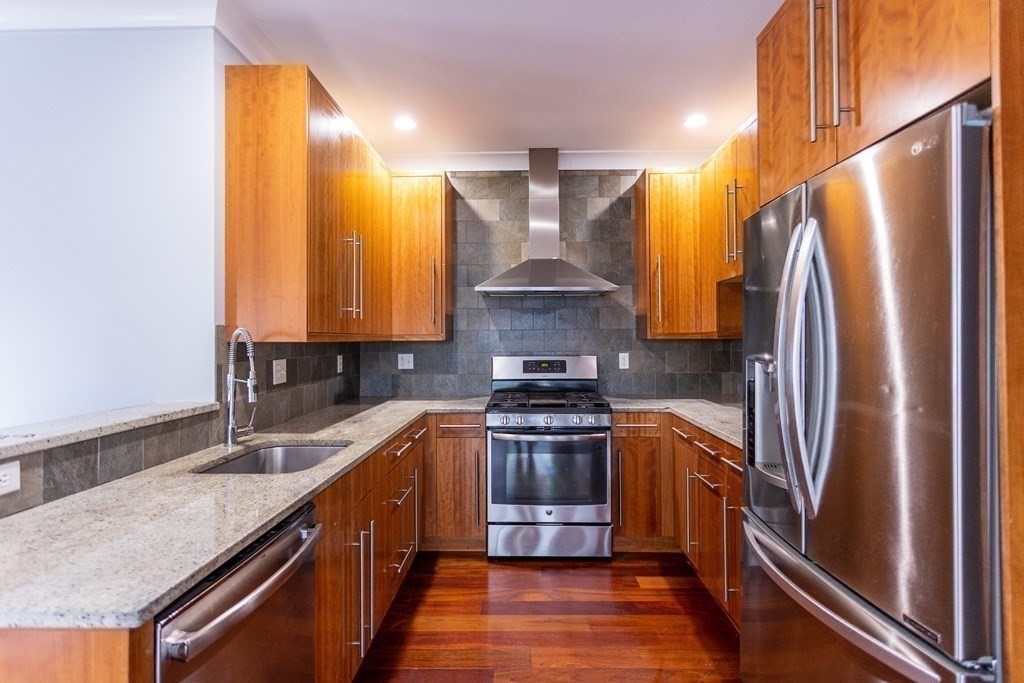 109 D Street, Unit 1 Boston, MA 02127 - Photo 6 of 20