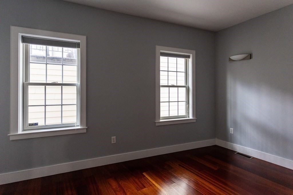 109 D Street, Unit 1 Boston, MA 02127 - Photo 10 of 20