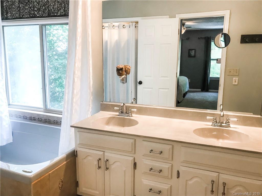 99 Pheasant Ridge Road Fairview, NC 28730 - Photo 18 of 31 Gallery Image 18