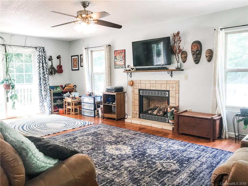 99 Pheasant Ridge Road Fairview, NC 28730 - Photo 3 of 31 Gallery Image 3