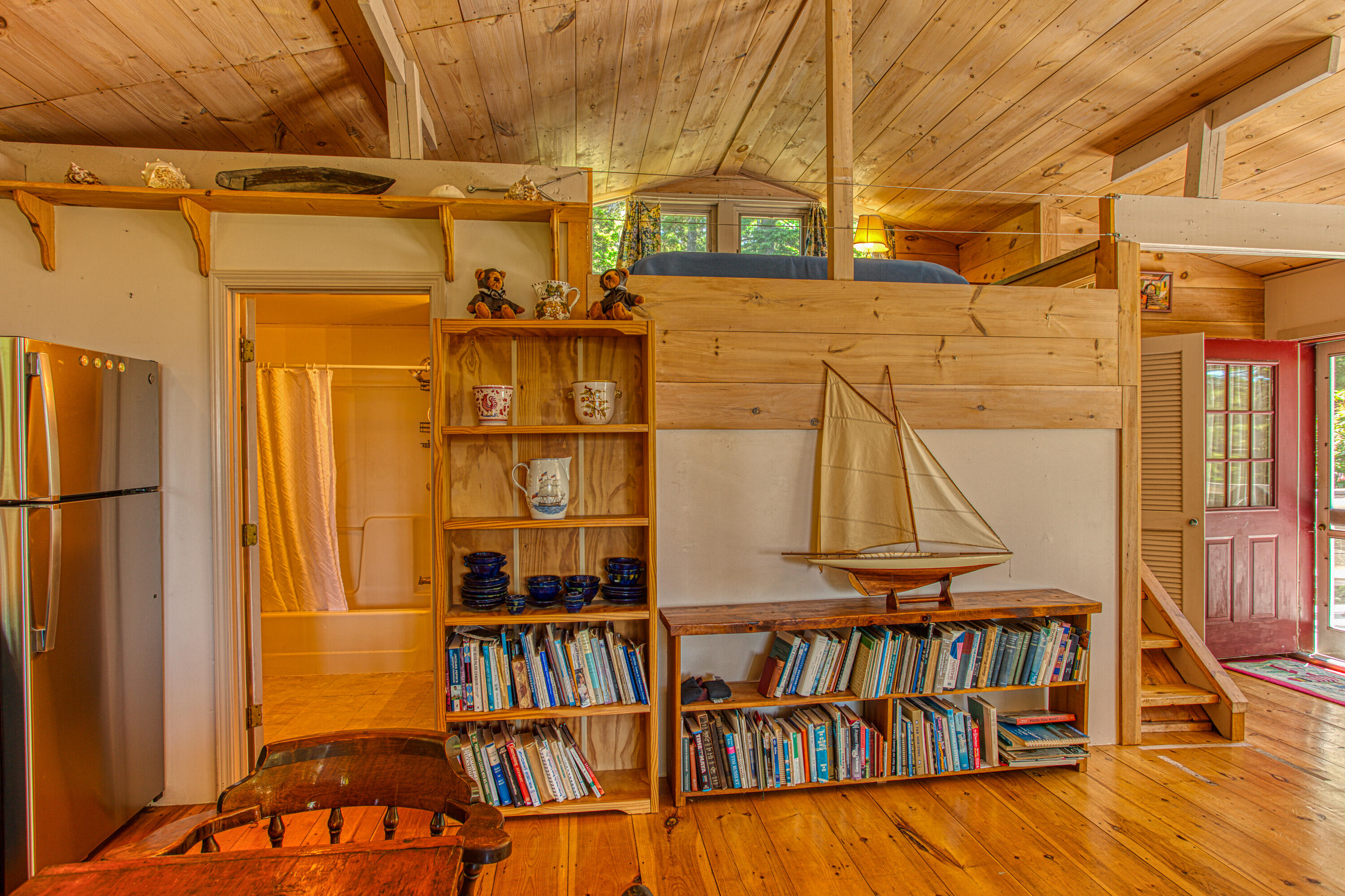 87 Crest Avenue Boothbay Harbor, ME 04538 - Photo 12 of 27 Bedroom Loft, bathrrom
