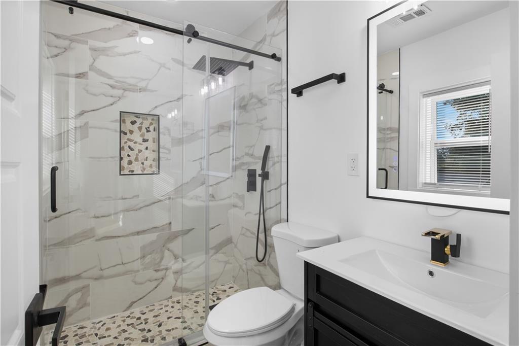 4253 Hanes Drive Decatur, GA 30035 - Photo 10 of 15 Gallery Image 10