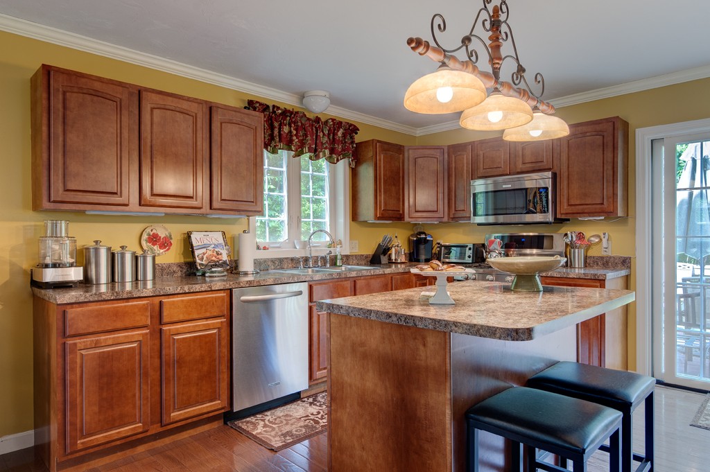 11 John Gilbert Road West Brookfield, MA 01585 - Photo 3 of 13 Gallery Image 3