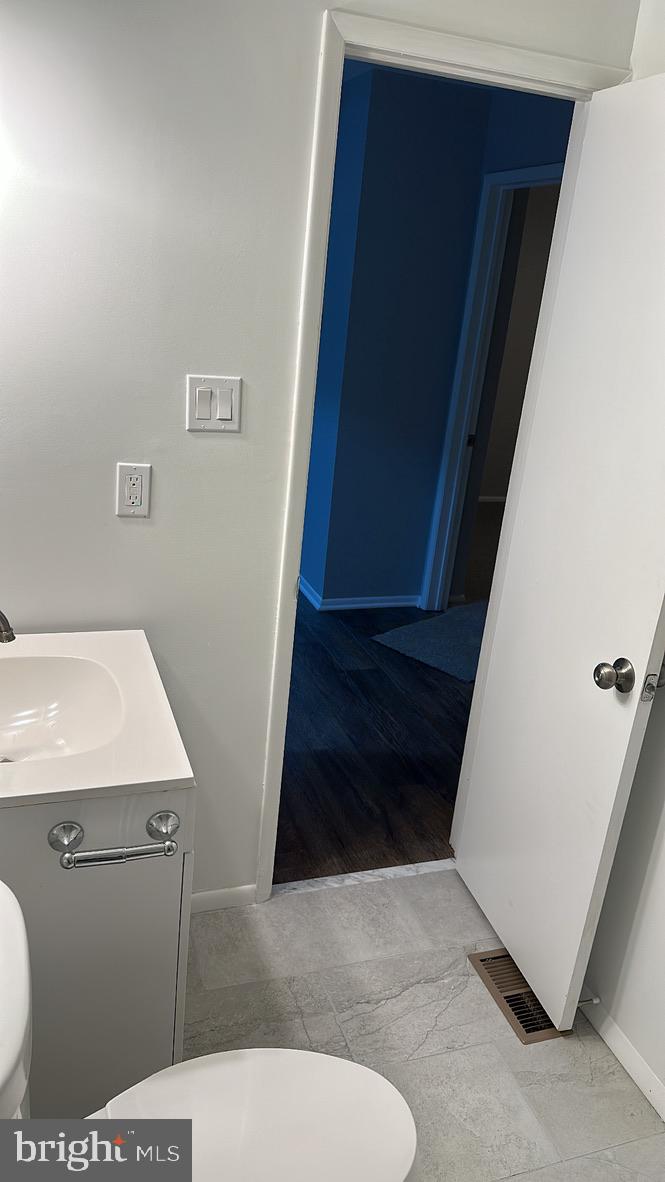 8211 Cagle Road Fort Washington, MD 20744 - Photo 15 of 49 Bathroom View