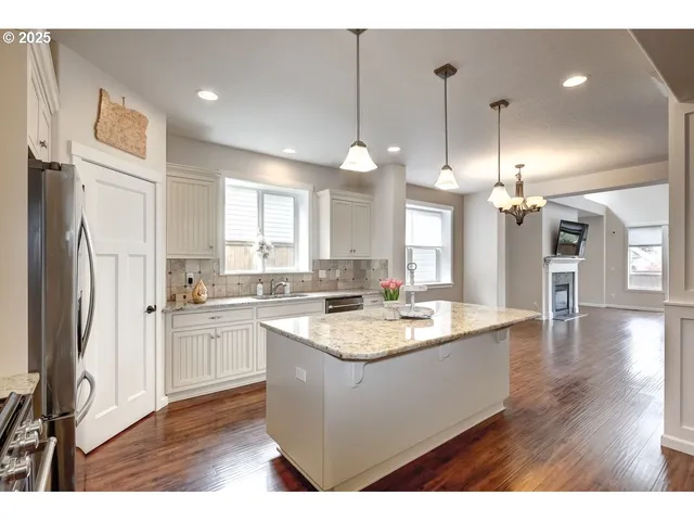 $760,000 | 17647 Hardenbrook Avenue, Sandy, OR 97055