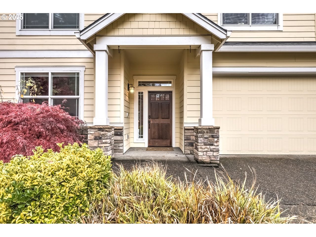 17647 Hardenbrook Avenue Sandy, OR 97055 - Photo 4 of 39 front view of a house
