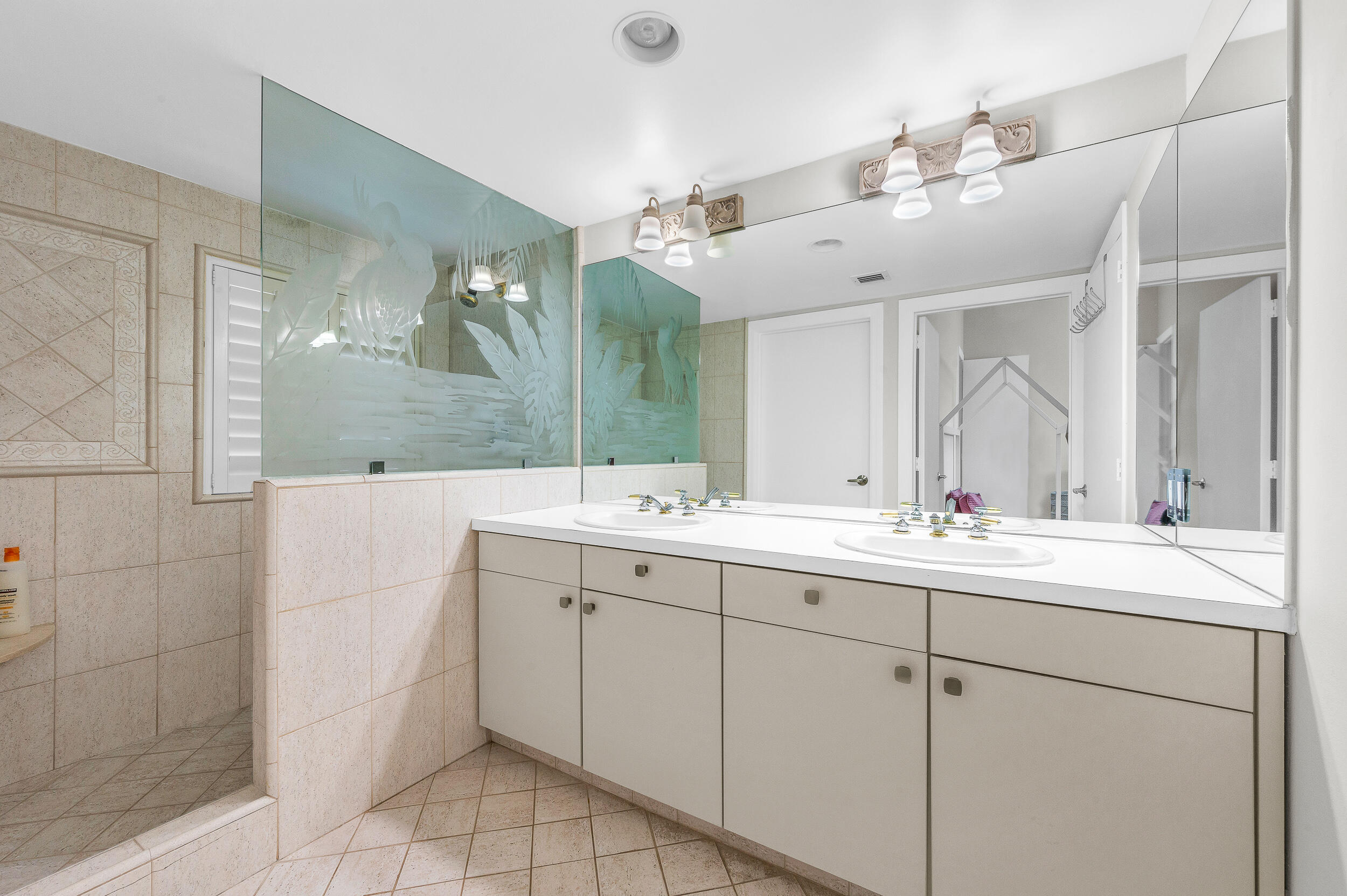 7751 Northeast Palm Way Boca Raton, FL 33487 - Photo 26 of 36 photo-29-6