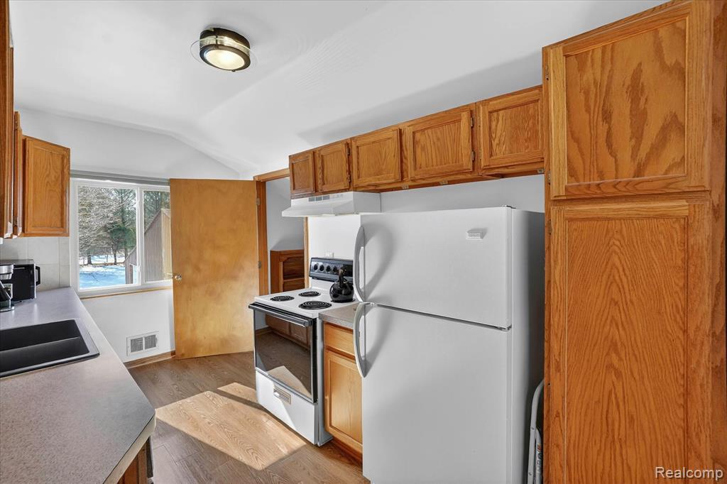 14463 Seymour Road Linden, MI 48451 - Photo 17 of 65 Gallery Image 17