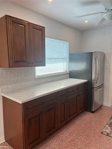 $1,250 | 420 15th Avenue South, Unit 1, St. Petersburg, FL 33701