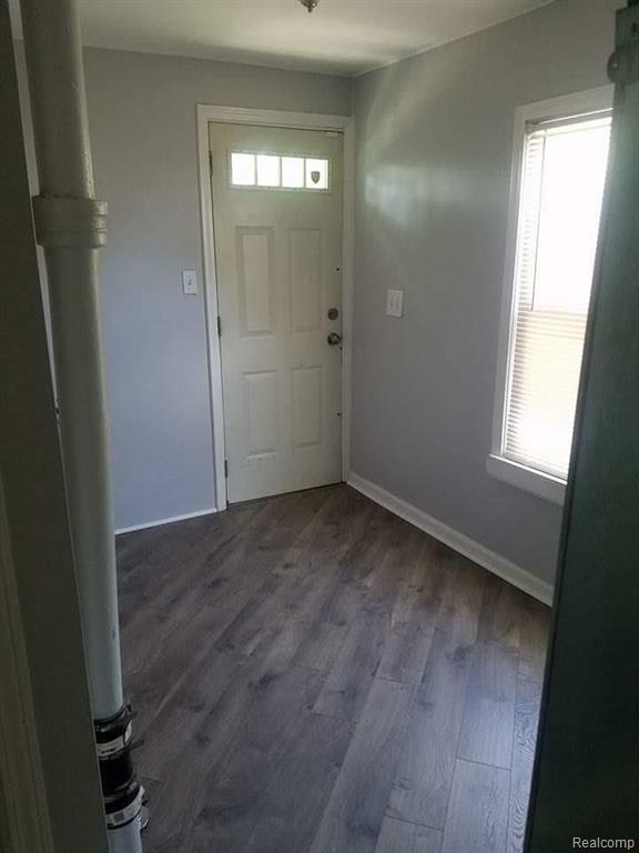 17799 Common Road Roseville, MI 48066 - Photo 11 of 12
