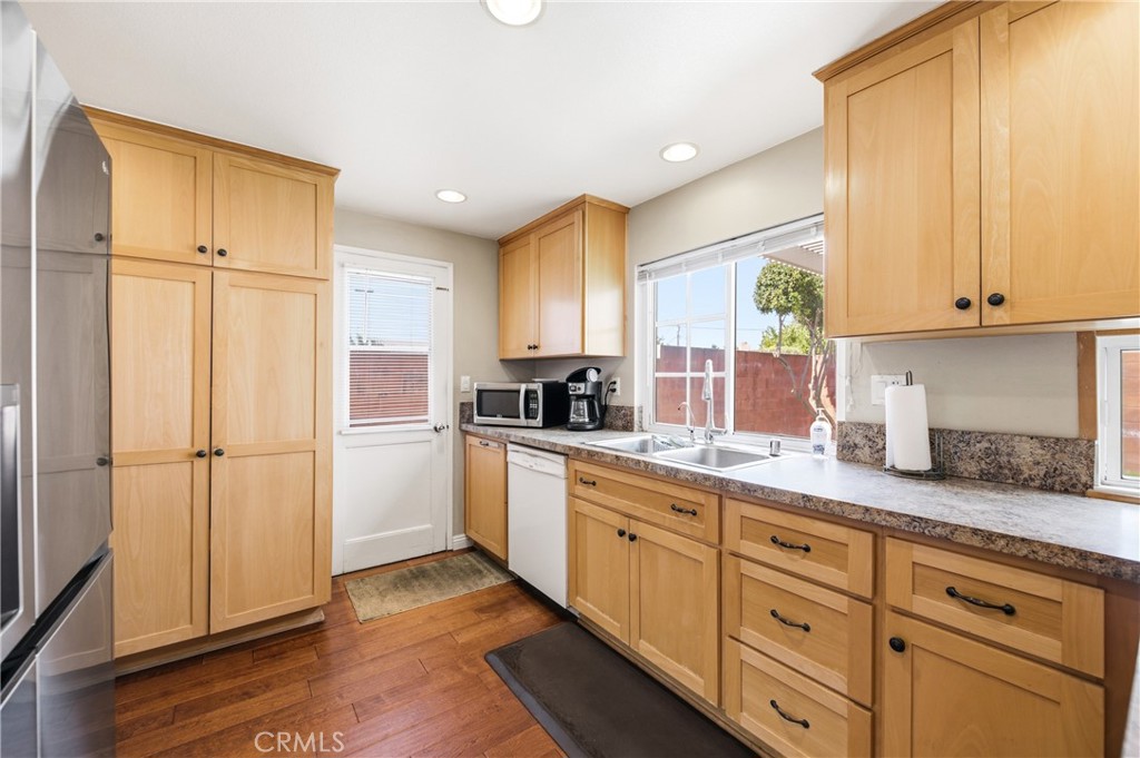 2253 Grafton Street Simi Valley, CA 93063 - Photo 12 of 30
