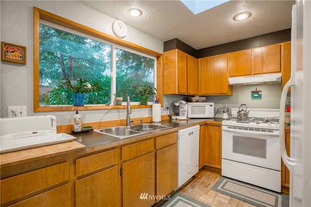 4816 Fir Tree Way Bellingham, WA 98229 - Photo 8 of 25 Gallery Image 8