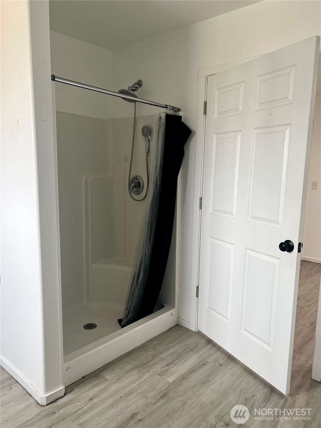38 Miller Road Omak, WA 98841 - Photo 14 of 29 a view of a bathroom with a shower