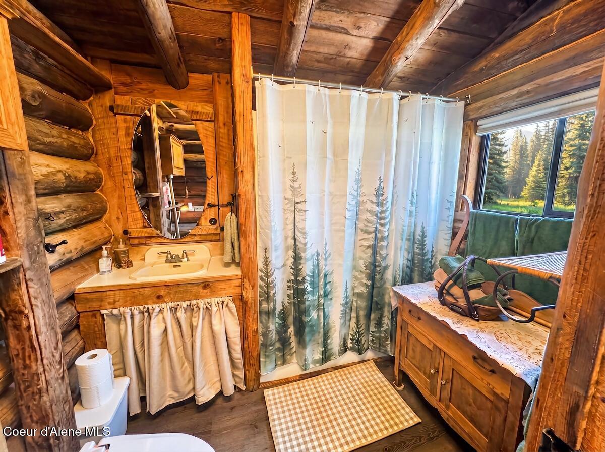 13227 West Elder Road Worley, ID 83876 - Photo 18 of 42 bathroom