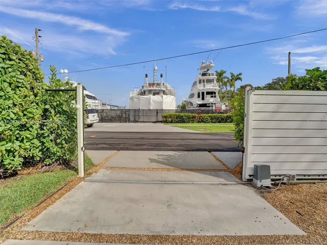 $895,000 | 1440 Southwest 20th Street, Fort Lauderdale, FL 33315