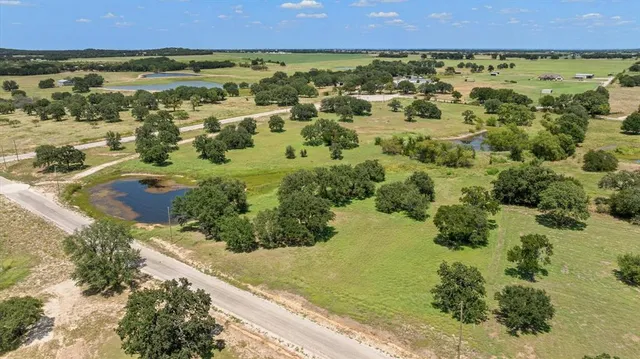 a view of an outdoor space