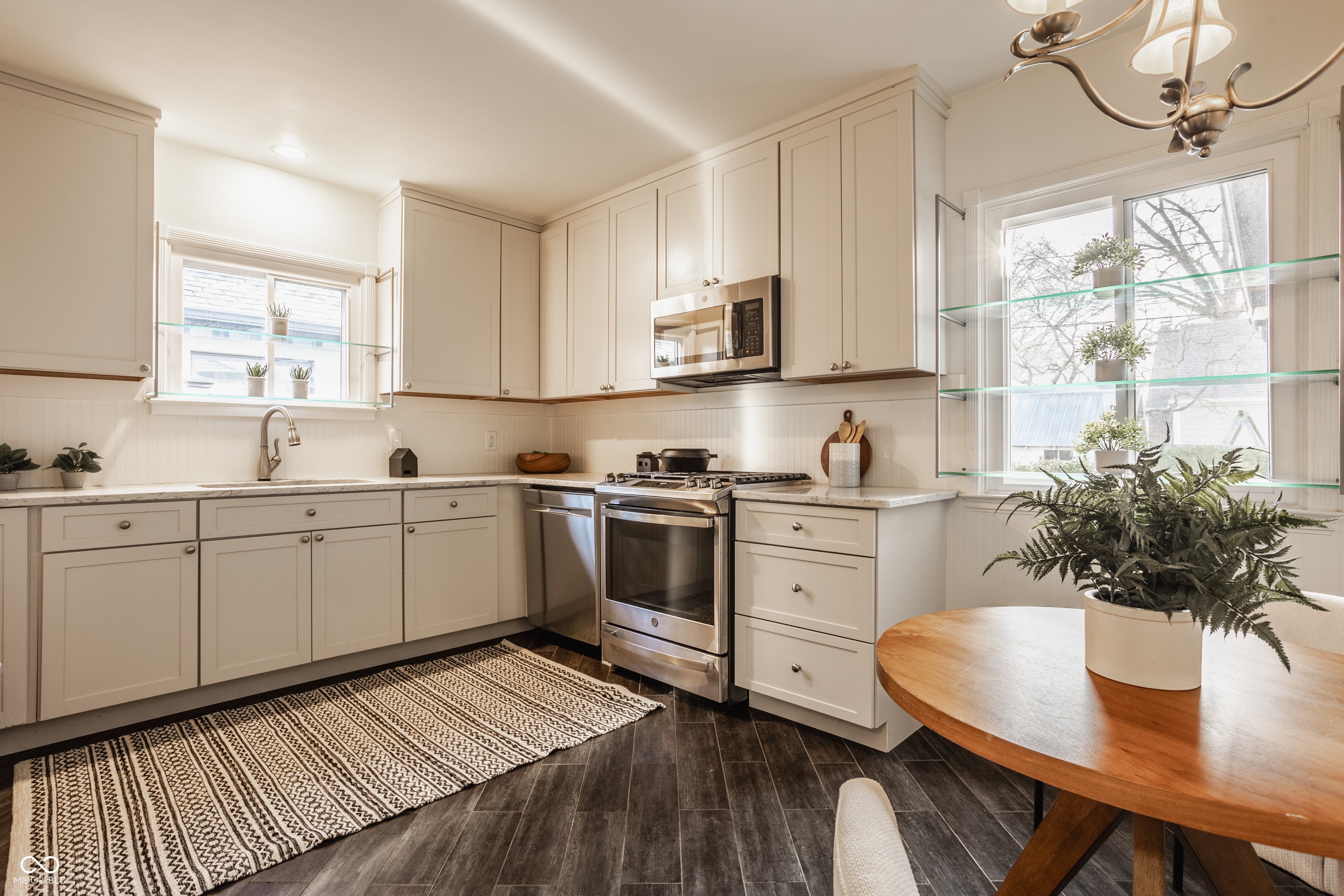 7021 Warwick Road Indianapolis, IN 46220 - Photo 8 of 35