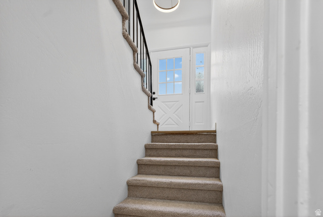 489 Owens Street Layton, UT 84041 - Photo 13 of 25 View of stairs