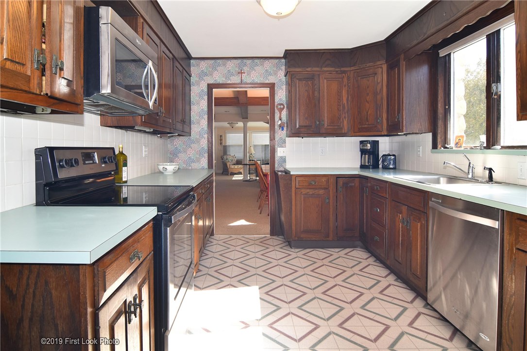35 Highland Road Charlestown, RI 02813 - Photo 12 of 23 Kitchen