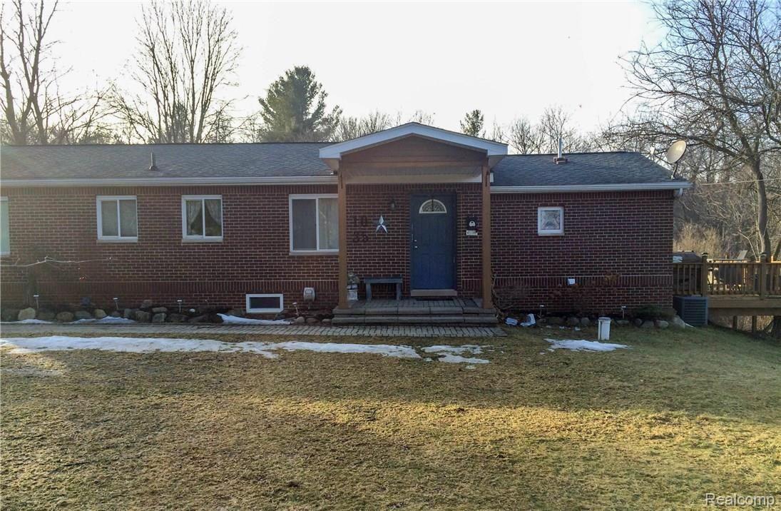 1035 Betts Road Leonard, MI 48367 - Photo 3 of 26 rr.jpg