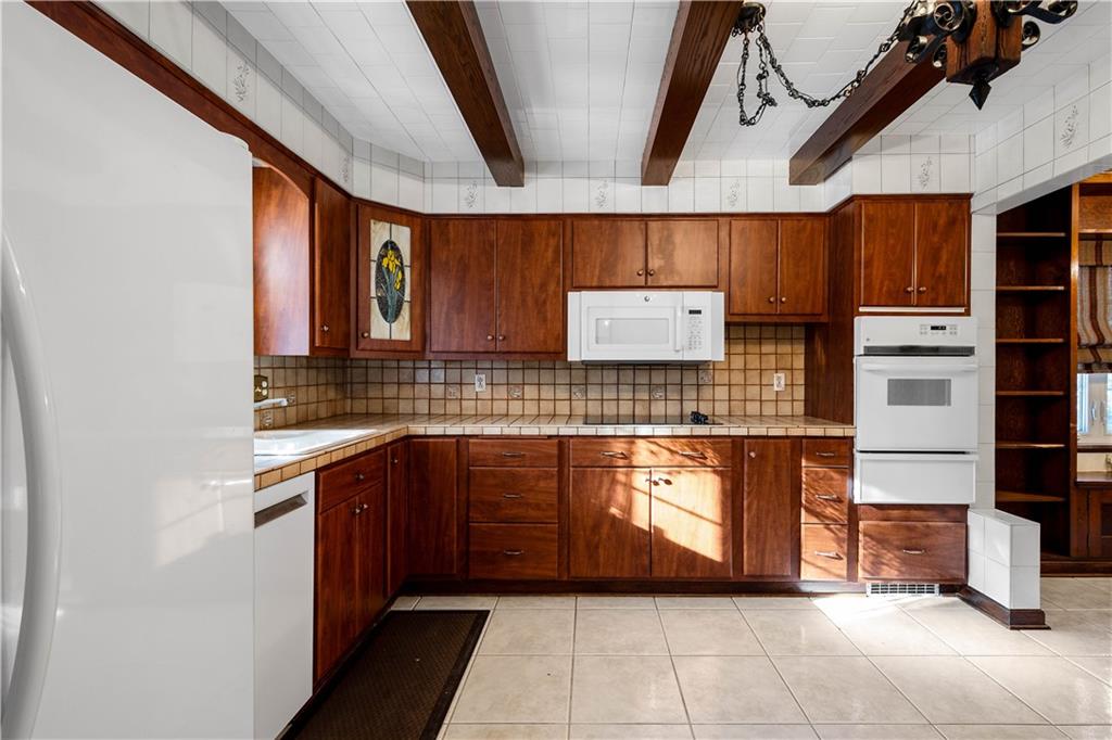 462 Beverly Road Pittsburgh, PA 15216 - Photo 9 of 48 Gallery Image 9