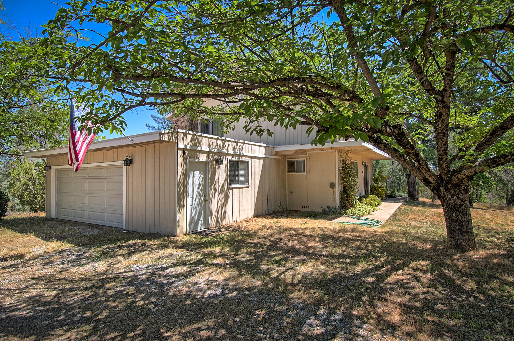 8203 Gold Run Road Redding, CA 96001 - Photo 5 of 40 gold run (108 of 12)