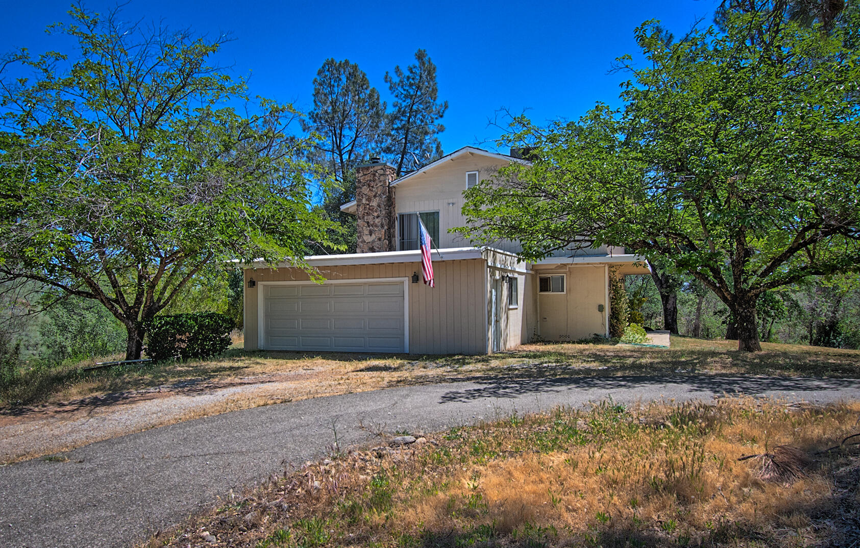 8203 Gold Run Road Redding, CA 96001 - Photo 7 of 40 gold run (110 of 12)
